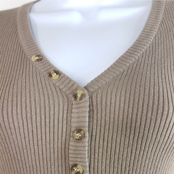 Mocha Long Sleeve Ribbed Knit V-Neck Henley Top - Picture 10 of 10